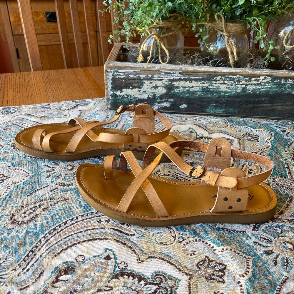 BareTraps vegan leather sandals natural size 10 cross arch and toe loop